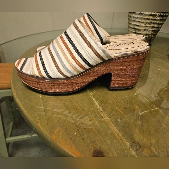 Clogs - Picture 1 of 5